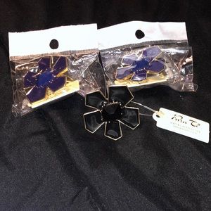 1 Ring Blue Flower Gold Trim NWT